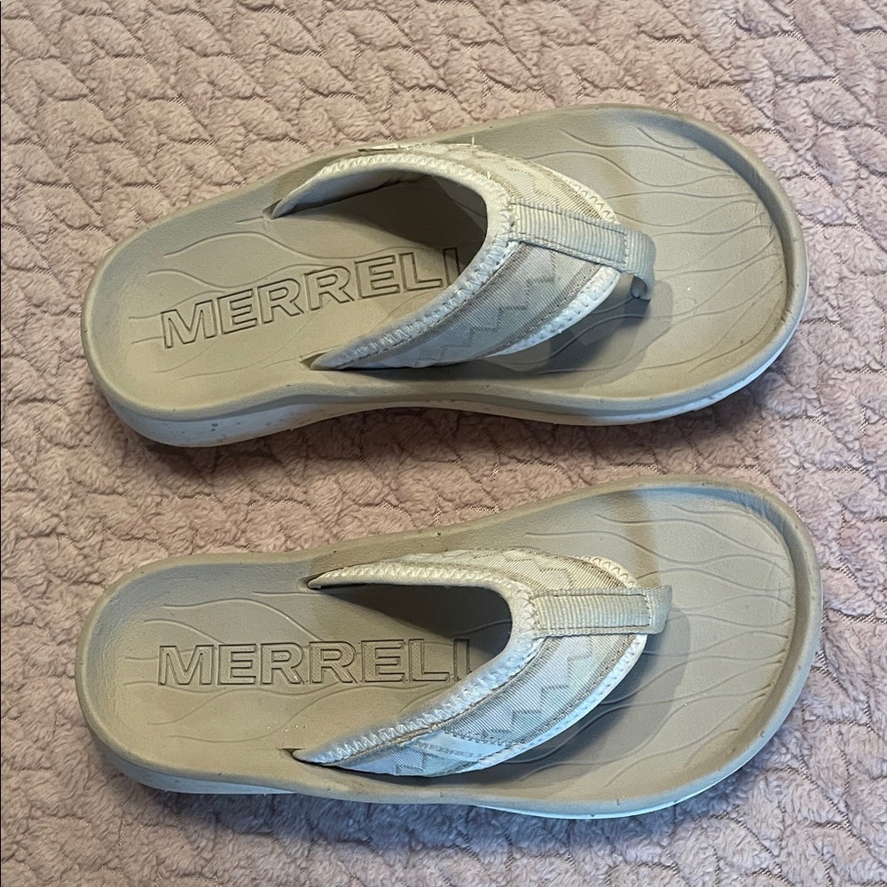 Merrell Womens Flip Flop - size 7